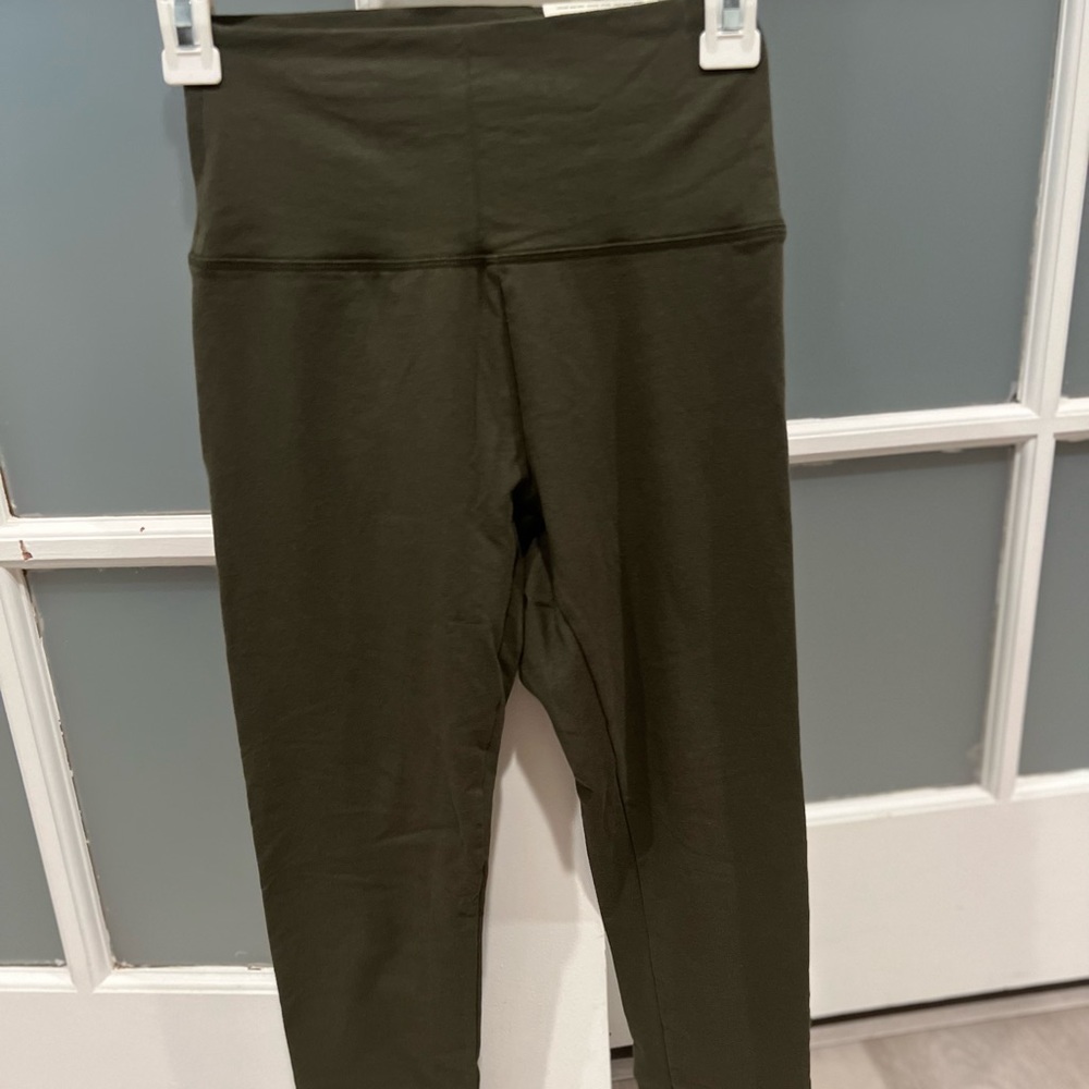 Aerie offline leggings in dark green.